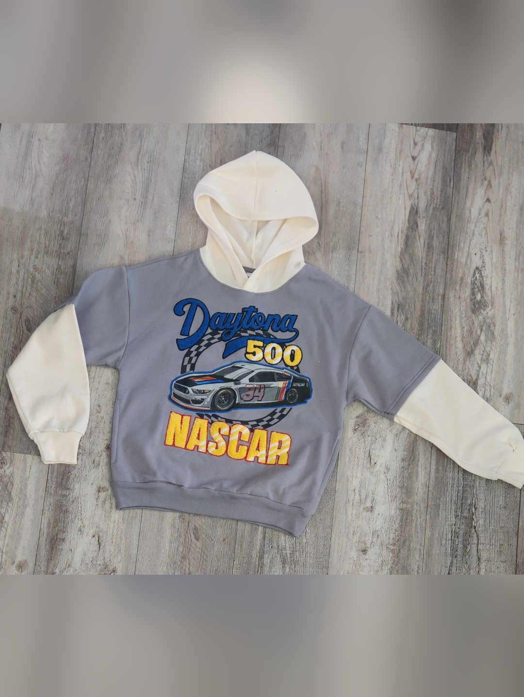 Daytona 500 Nascar Hooded Pullover  Gray  Cream